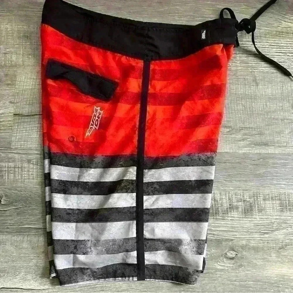 No Fear Men’s Board Short Or Swim Trunks Size 34 Red Black & White Stripe - Picture 12 of 13